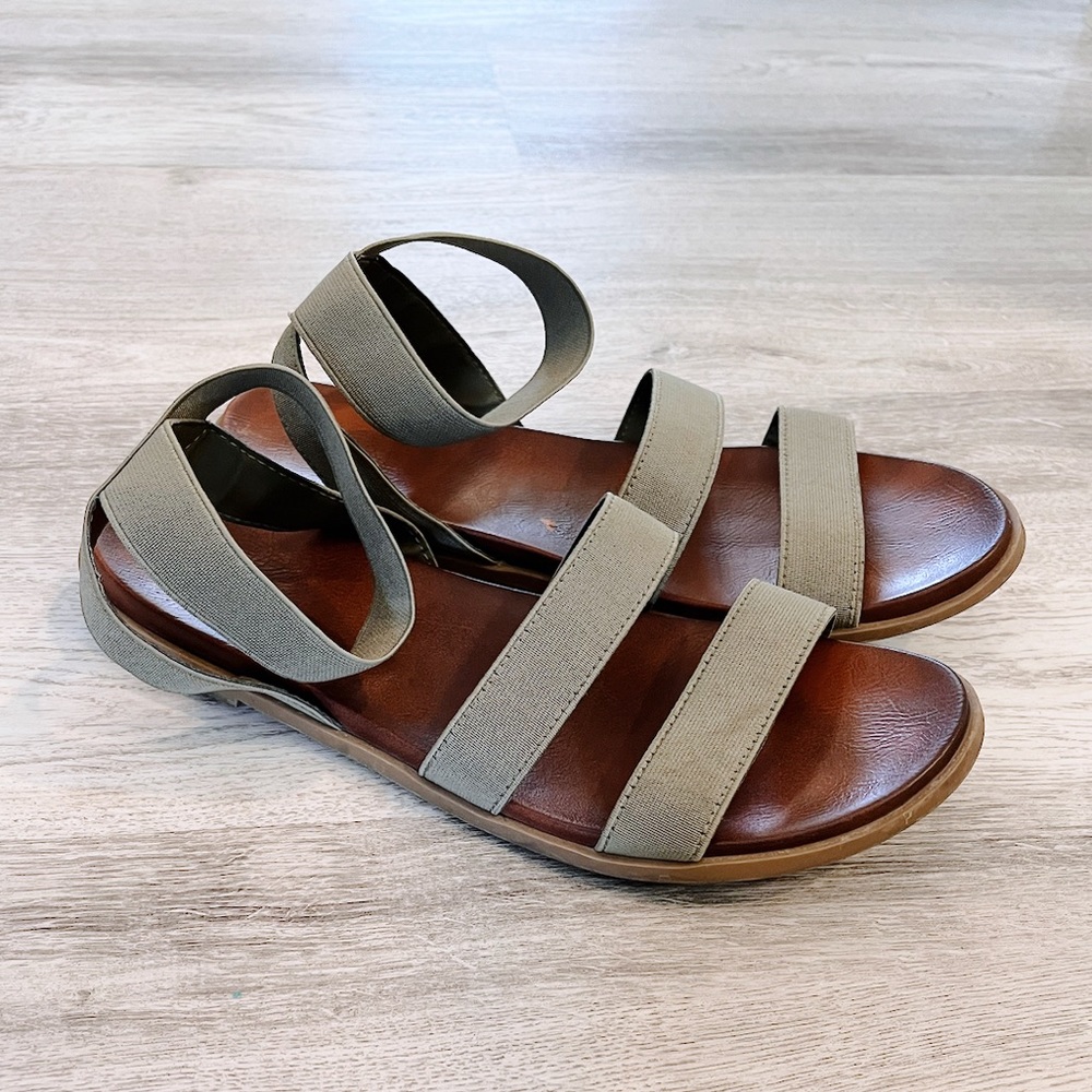 Universal Thread Olive Green Stretchy Strapped Summer Sandals